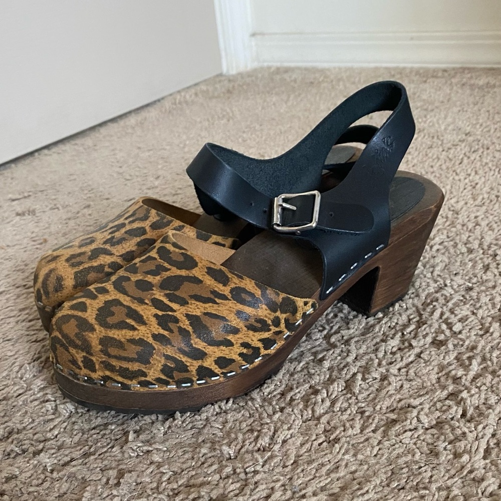 NWOT Leopard Print Lotta High Wood Clogs sz 39